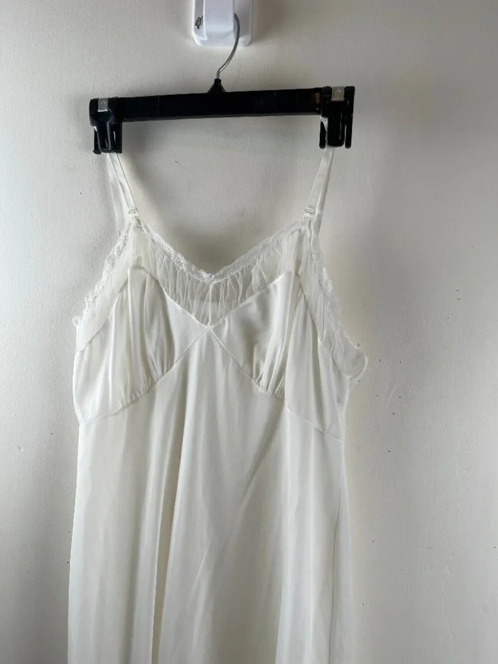 Vintage Mid-Century White Luxite Nightgown Size 38 - Picture 2 of 8